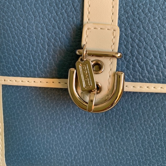 Coach Wallet - Brand New - Picture 4 of 8